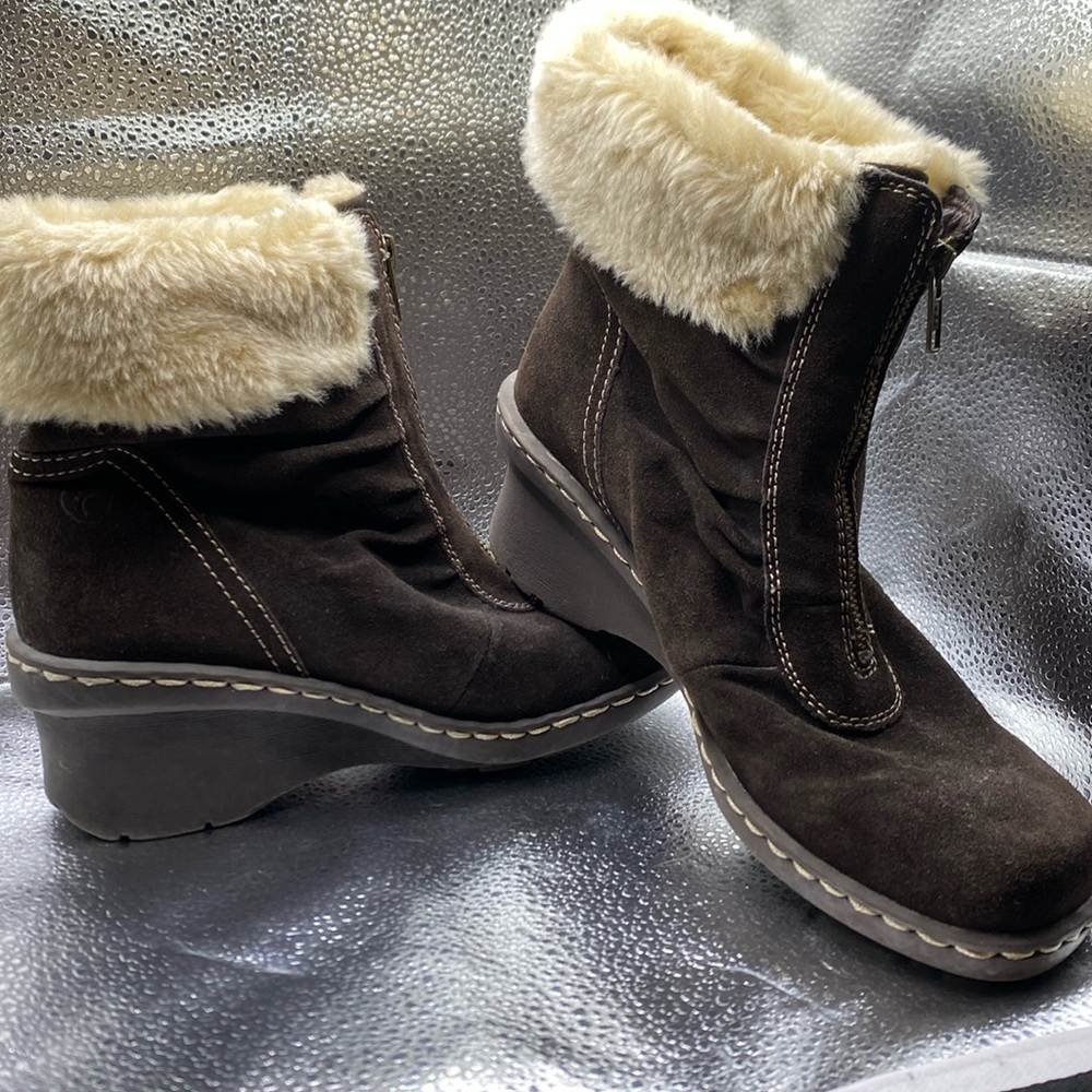 NWOT Bear Trap Snow Boots size 10